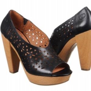 Lucky Brand Marlene Cutout Wood Peep Toe Heel